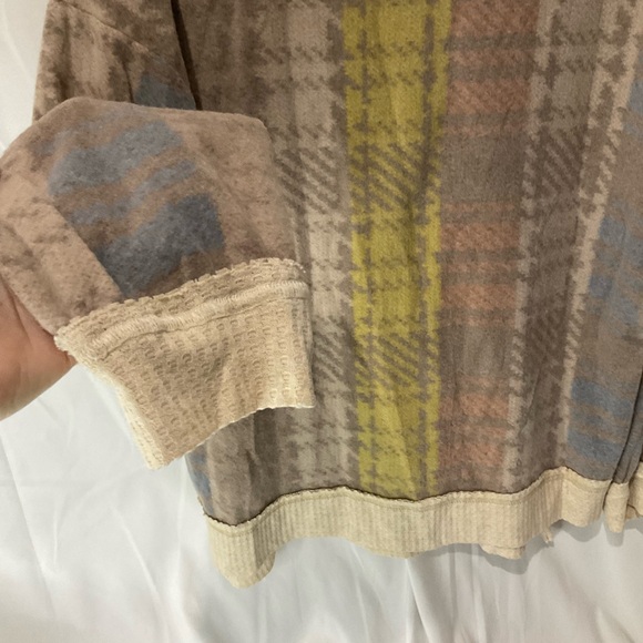 Saints and Hearts Womens Plaid Soft Sweater Size Large Multi Color - Picture 8 of 16